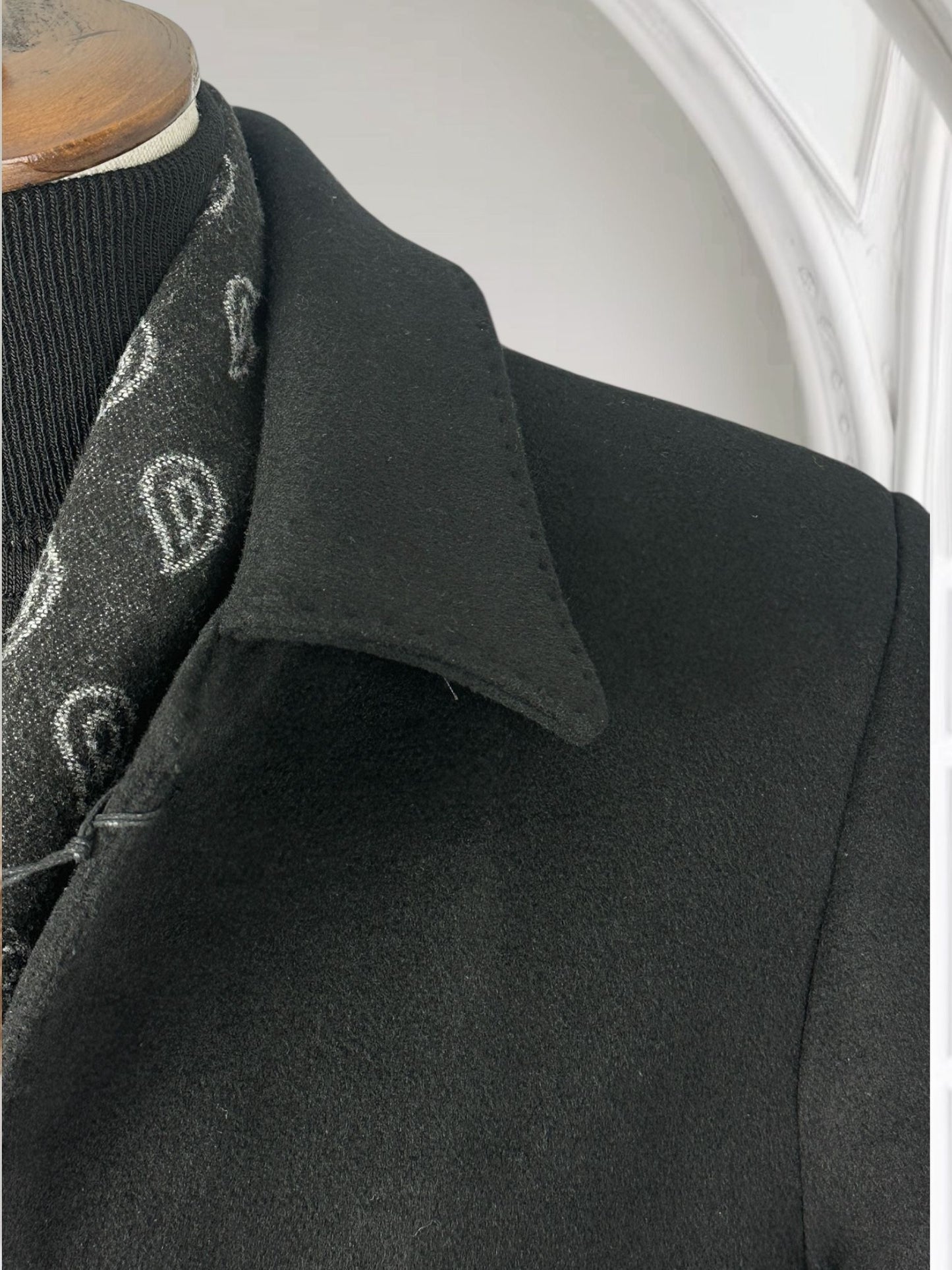 GÖMLEK YAKA SİYAH KABAN