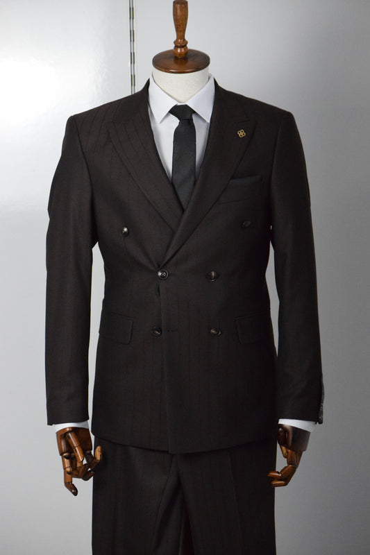 ÇİZGİLİ KRUVAZE TAKIM ELBİSE - KAHVERENGİ