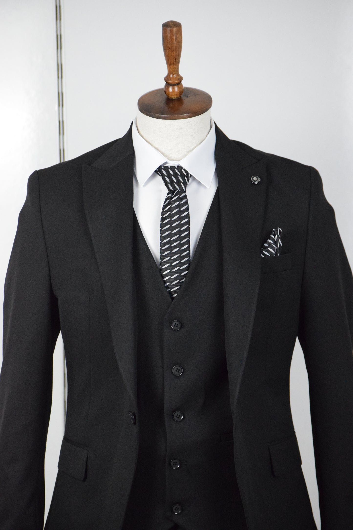 DÜZ YELEKLİ TAKIM ELBİSE - SİYAH