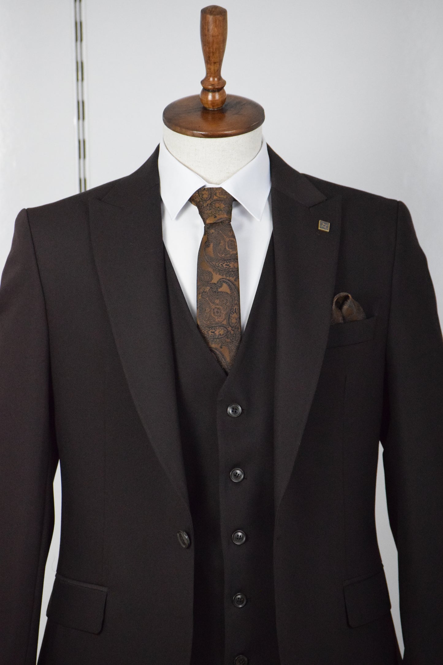 DÜZ YELEKLİ TAKIM - KAHVERENGİ